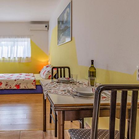 Nice Apartment In Pula With Kitchen Экстерьер фото