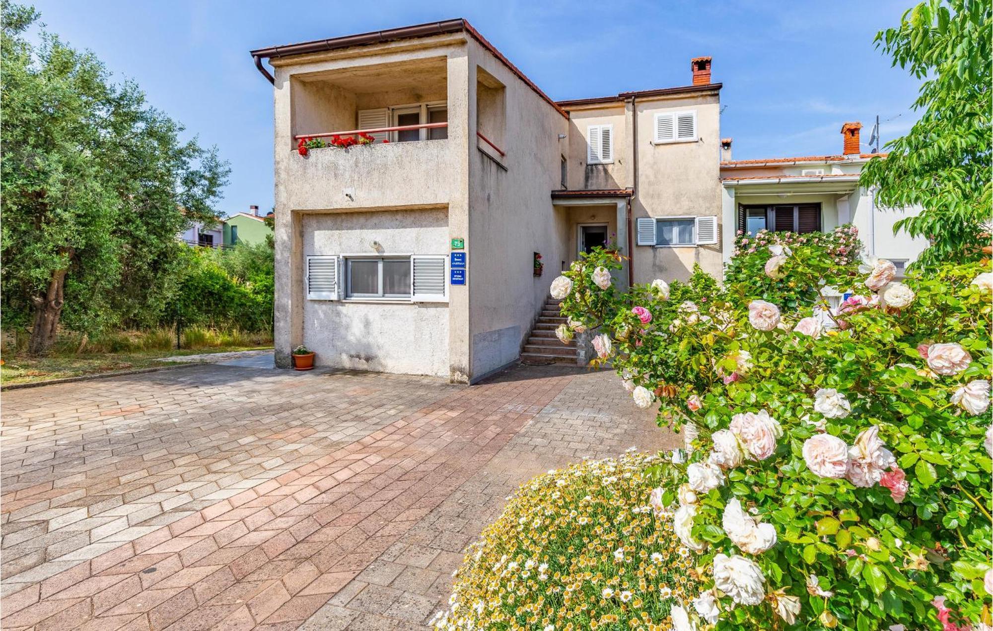 Nice Apartment In Pula With Kitchen Экстерьер фото