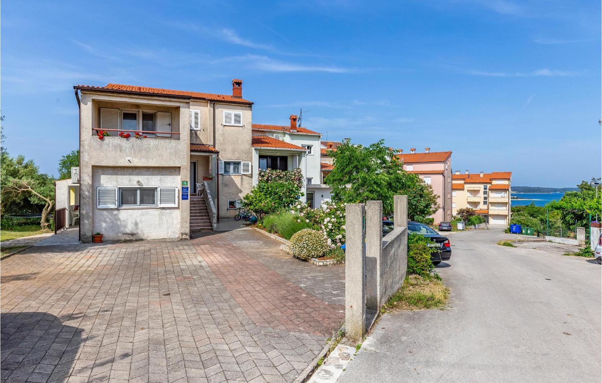 Nice Apartment In Pula With Kitchen Экстерьер фото