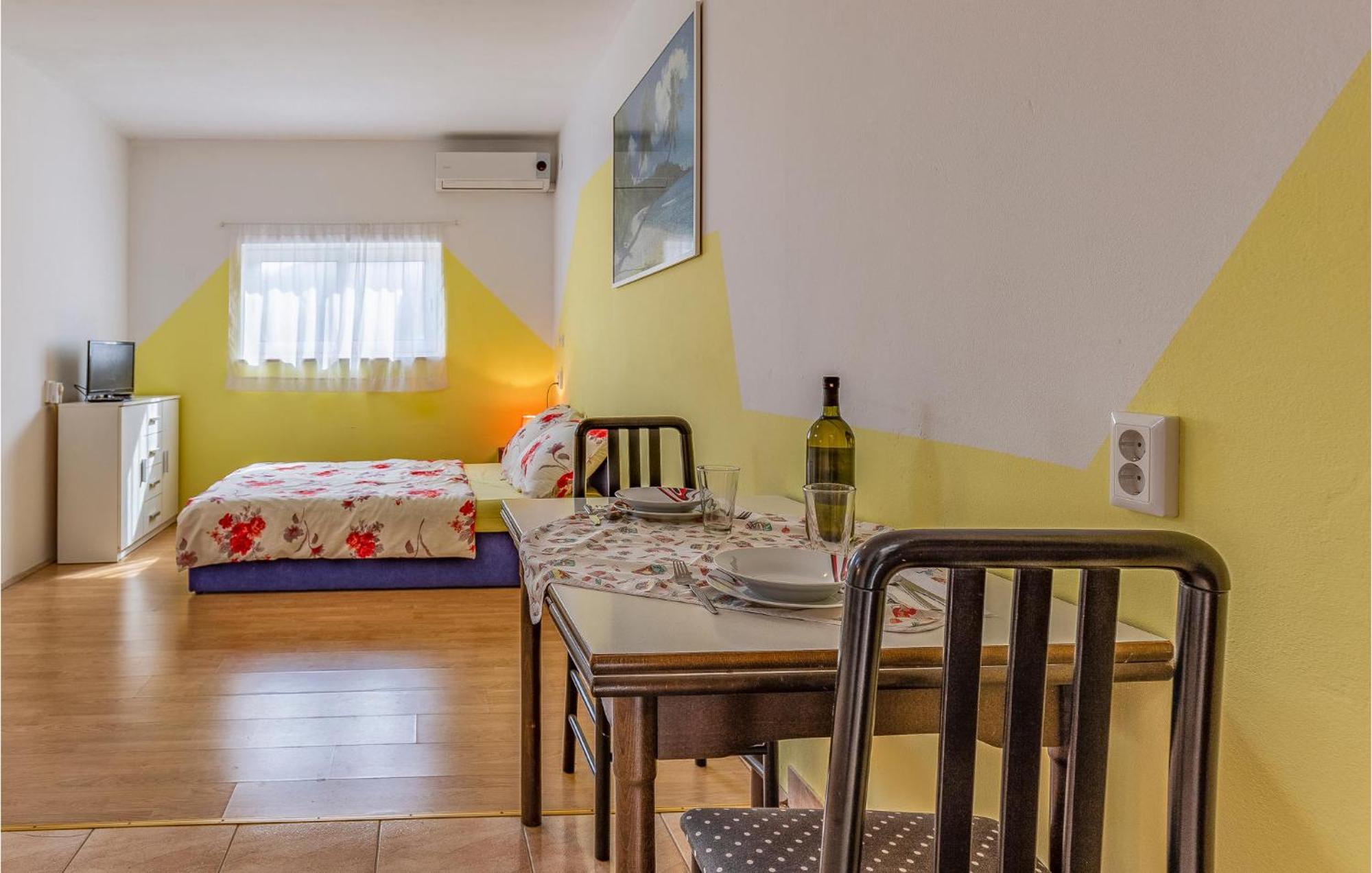 Nice Apartment In Pula With Kitchen Экстерьер фото